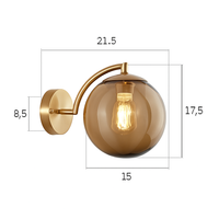 Gouden LED wandlamp met rookglazen bol Scone