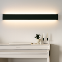 Langwerpige wandlamp van aluminium met LED Sconce