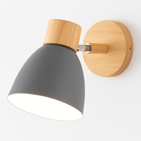 Noordse wandlamp van hout met schakelaar