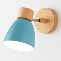 Noordse wandlamp van hout met schakelaar