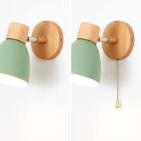 Noordse wandlamp van hout met schakelaar