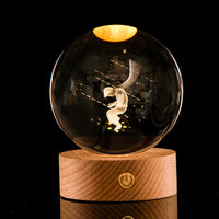 LED 3D Lamp in Kristal – Decoratieve Bol met Houten Basis