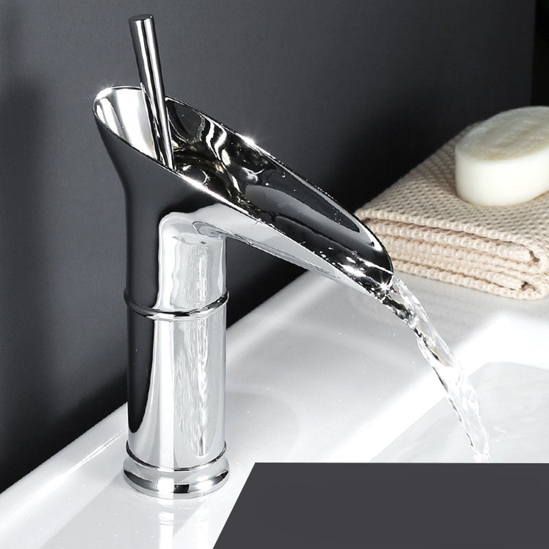 Waterval Wastafelmengkraan in Messing met Elegante Ontwerp voor Badkamer