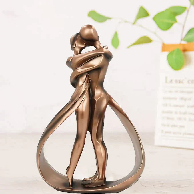 UnityEmbrace - Ambachtelijk beeld dat de eeuwige liefde symboliseert