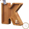 TreasureNest Muntbank | Gepersonaliseerde houten spaarpot in A-Z letterontwerpen