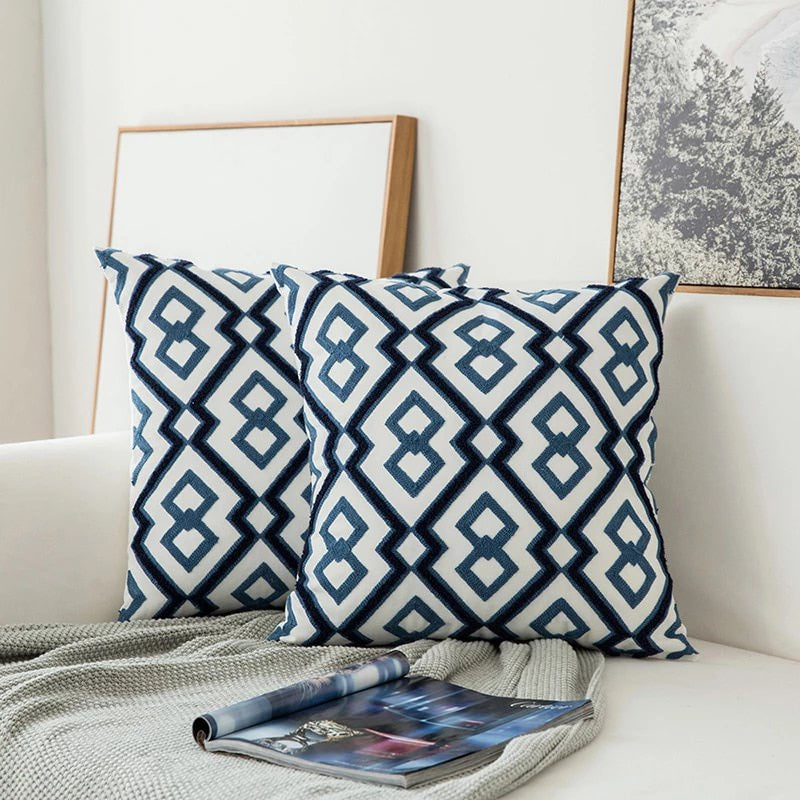 Auralithe - Blauw Geborduurd Sierkussen met Ornamentmotief