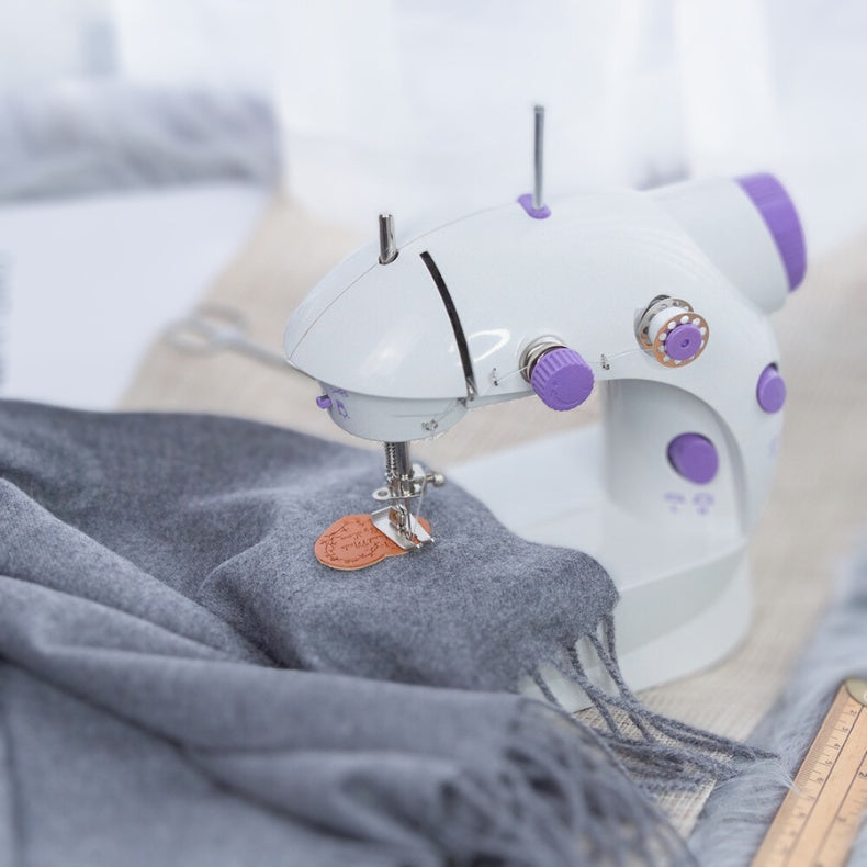 Mini Naai Machine Draagbaar Elektrisch + Voetpedaal Bivolt 110V/220V