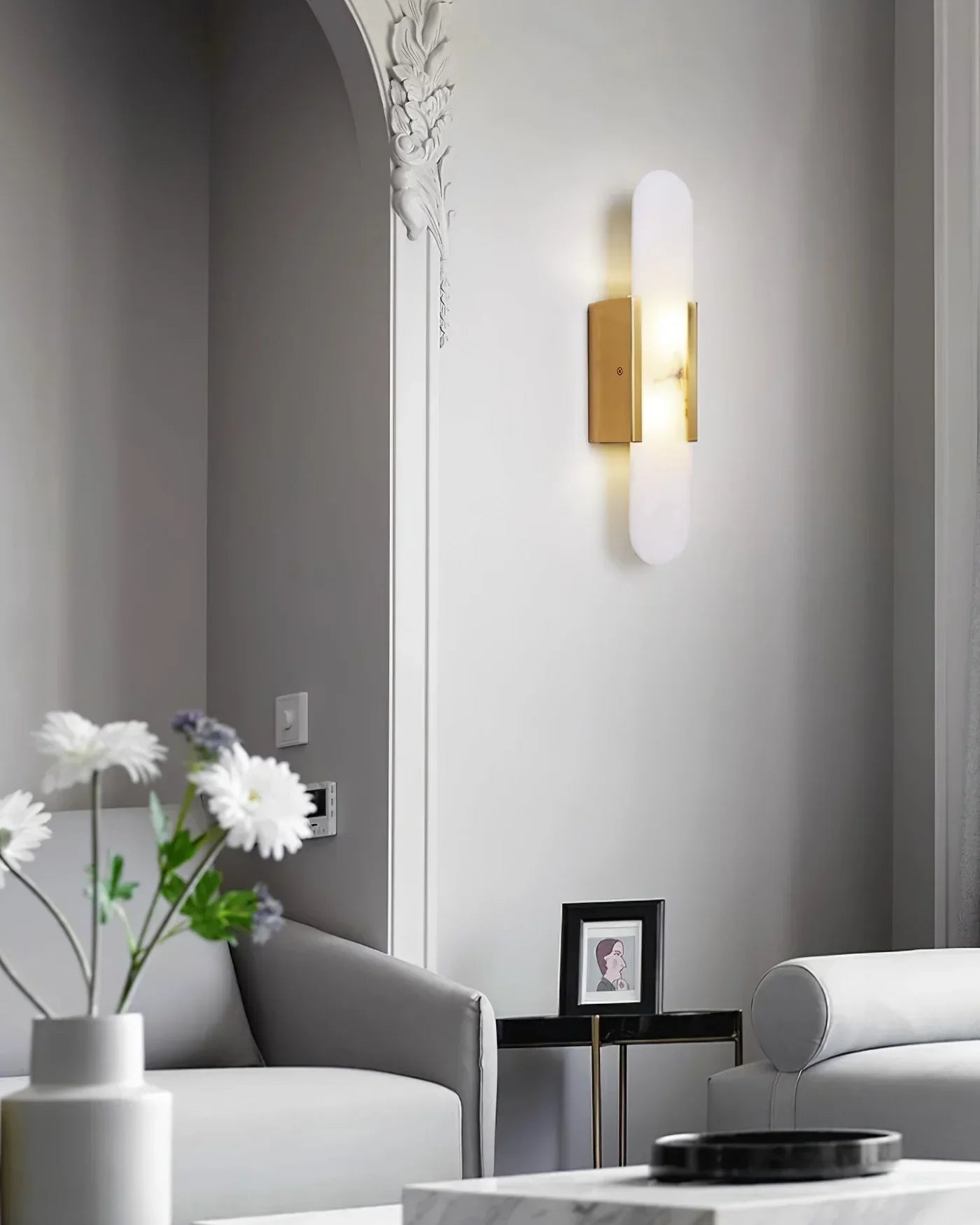 Moderne Wandlamp van Marmer met Gouden Details – Luxe Verlichting