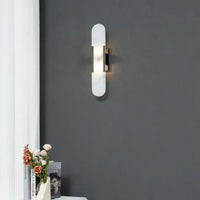 Moderne Wandlamp van Marmer met Gouden Details – Luxe Verlichting
