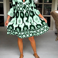 CharmDot | De jurk past zich moeiteloos aan elke gelegenheid aan en belichaamt veelzijdigheid en stijl