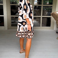 CharmDot | De jurk past zich moeiteloos aan elke gelegenheid aan en belichaamt veelzijdigheid en stijl