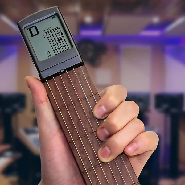 Gitaar leren voor beginners | E-gitaar spelen met draagbare gitaartrainer | ChordMeister