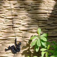Wandsculptuur ClimbArtis | Symbool voor Kracht & Groei | Handgemaakt van Hars & IJzerdraad
