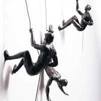 Wandsculptuur ClimbArtis | Symbool voor Kracht & Groei | Handgemaakt van Hars & IJzerdraad