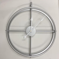 Interieur & Decoratie Grote Wandklok met Geometrisch Metaalontwerp en Stille Mechanisme