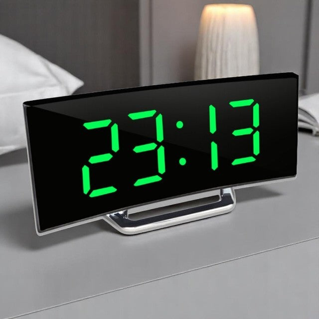 CurveClock | Digitale Wekker LED met Gebogen Scherm en Automatische Verlichting