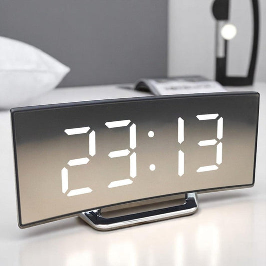 CurveClock | Digitale Wekker LED met Gebogen Scherm en Automatische Verlichting