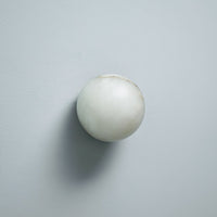 Alabaster Elegance Japandi Mini Orb Wandlamp
