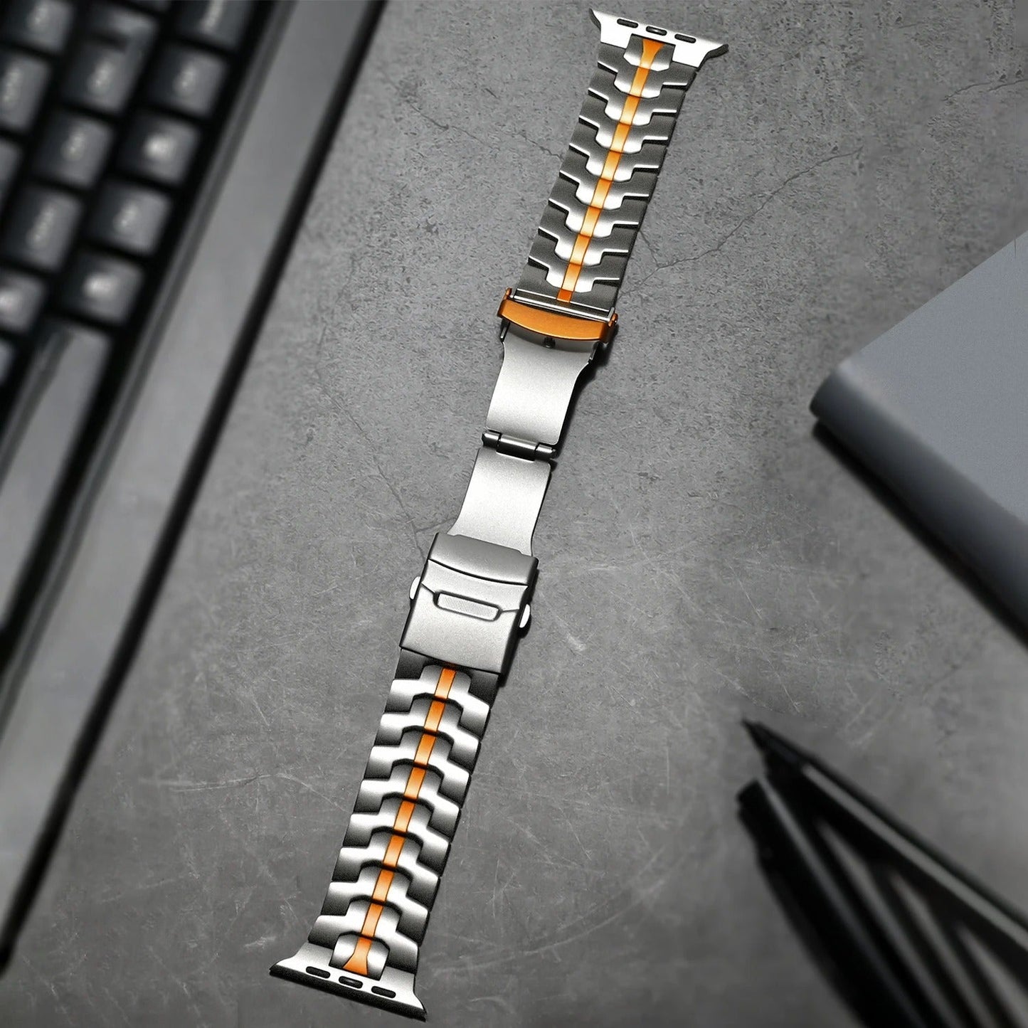 Veralis Titanium Apple Watch Band Met Hypoallergene Sluiting