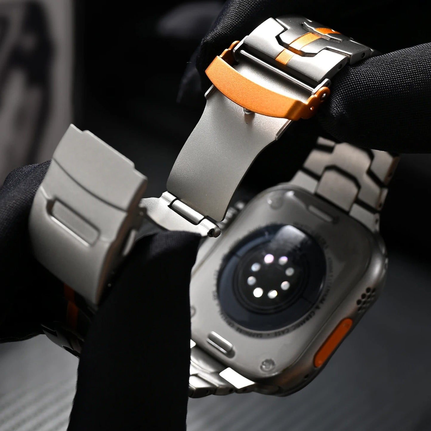 Veralis Titanium Apple Watch Band Met Hypoallergene Sluiting