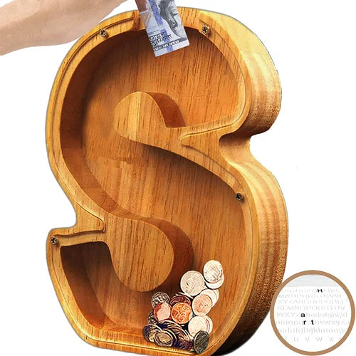 TreasureNest Muntbank | Gepersonaliseerde houten spaarpot in A-Z letterontwerpen