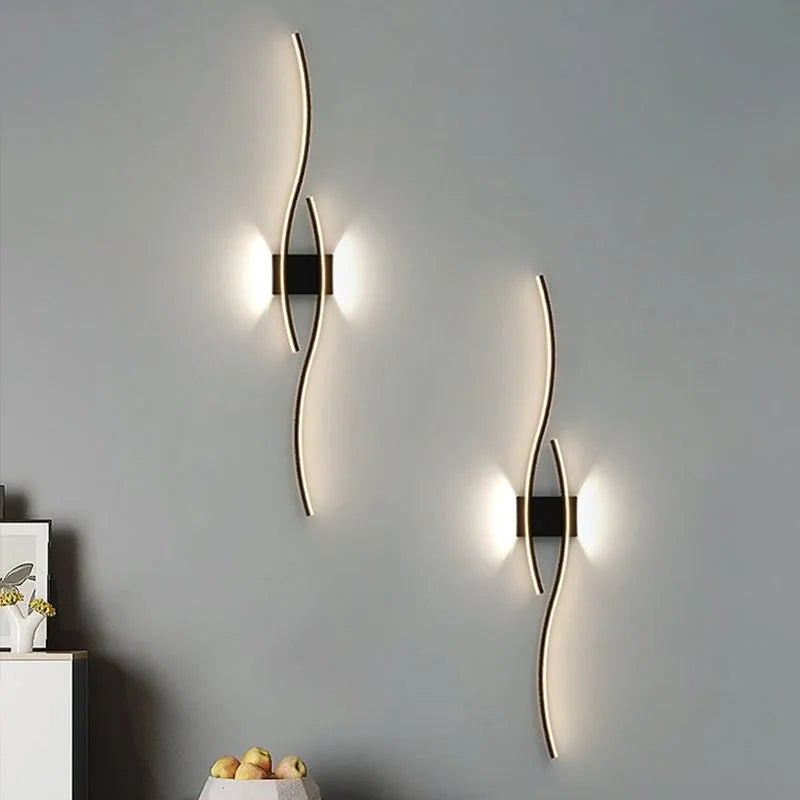 Moderne LED Wandlamp – Golvend Design, Minimalistische Stijl | Brehn