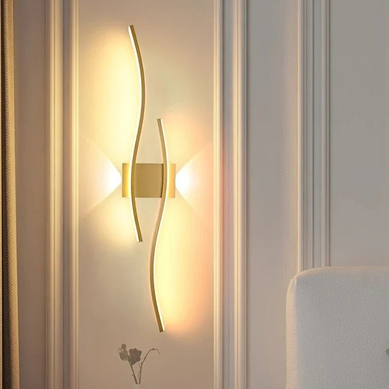 Moderne LED Wandlamp – Golvend Design, Minimalistische Stijl | Brehn