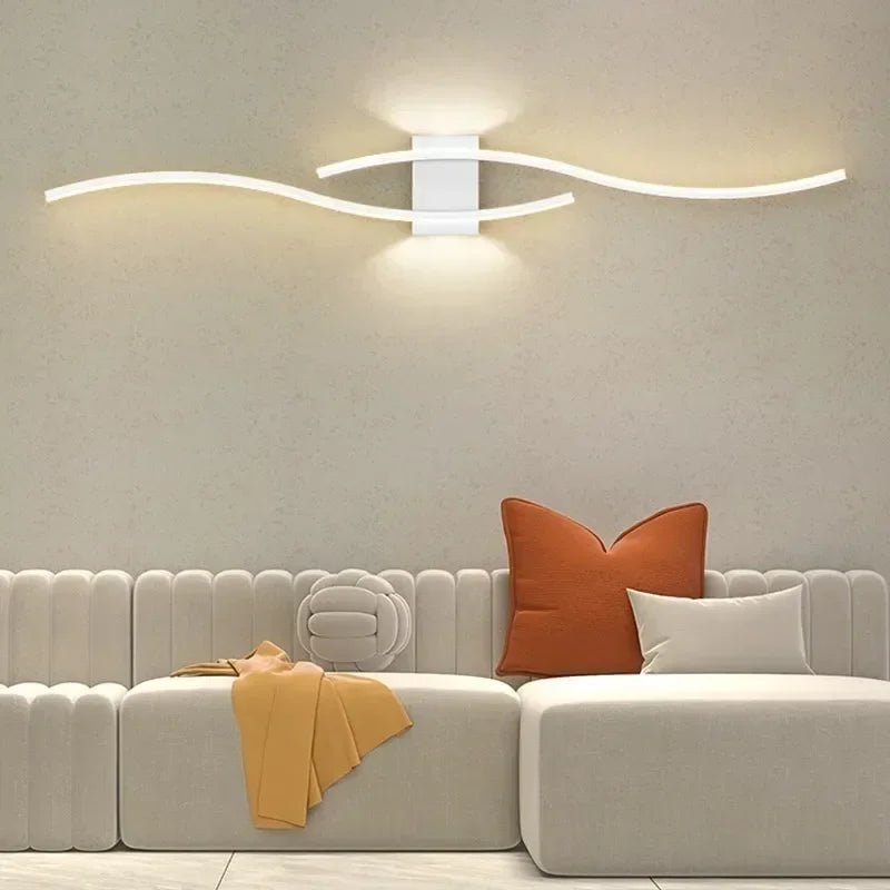 Moderne LED Wandlamp – Golvend Design, Minimalistische Stijl | Brehn