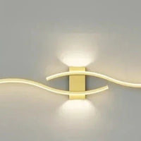 Moderne LED Wandlamp – Golvend Design, Minimalistische Stijl | Brehn