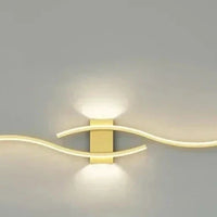 Moderne LED Wandlamp – Golvend Design, Minimalistische Stijl | Brehn