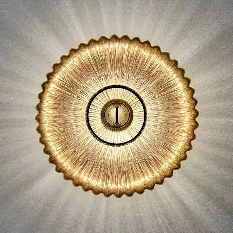 AuraFlow – Moderne glazen wandlamp met golvende lampenkap