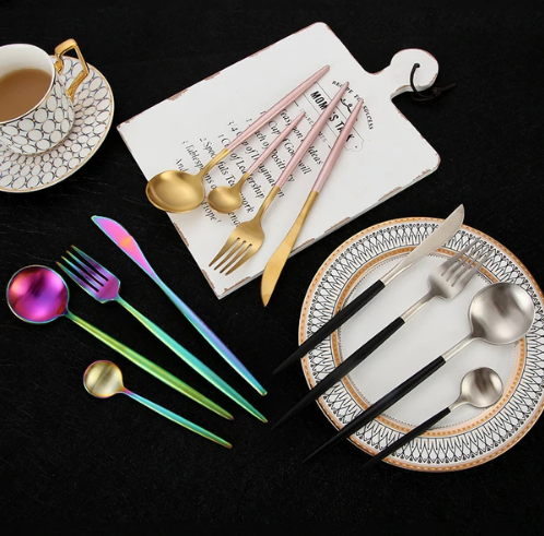 LUXUEUS RVS-24-DELIGEN GOUDE-ZILVER BESTECKSET