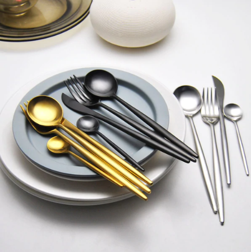 LUXUEUS RVS-24-DELIGEN GOUDE-ZILVER BESTECKSET