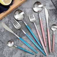 LUXUEUS RVS-24-DELIGEN GOUDE-ZILVER BESTECKSET