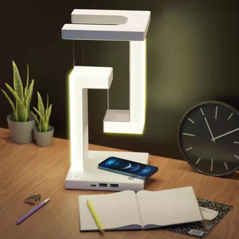 OpulentGlow Geometrische Draadloze Oplaadlamp | Een verfijnde lamp die naadloos hedendaags design combineert met geavanceerde draadloze oplaadefficiëntie.