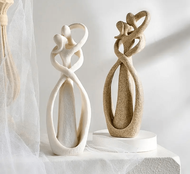 Eeuwige Omhelzing – Abstracte Sculptuur voor Tijdloze Liefde
