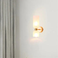 Elegante wandlamp met rookglas en gouden afwerking – dubbele lichtbron