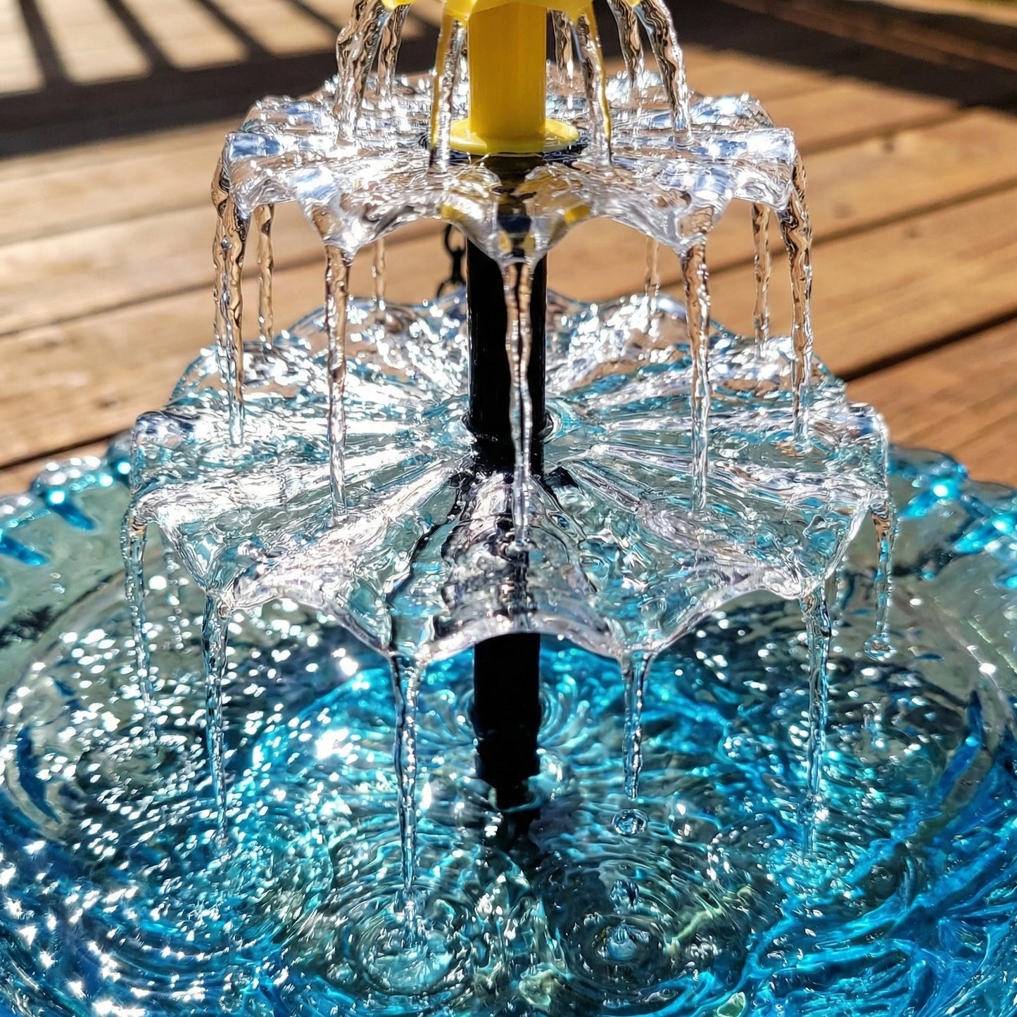 AquaBloom™ | Zonne-energie Hangfontein – Vogelbad met 2-niveaus Waterspel
