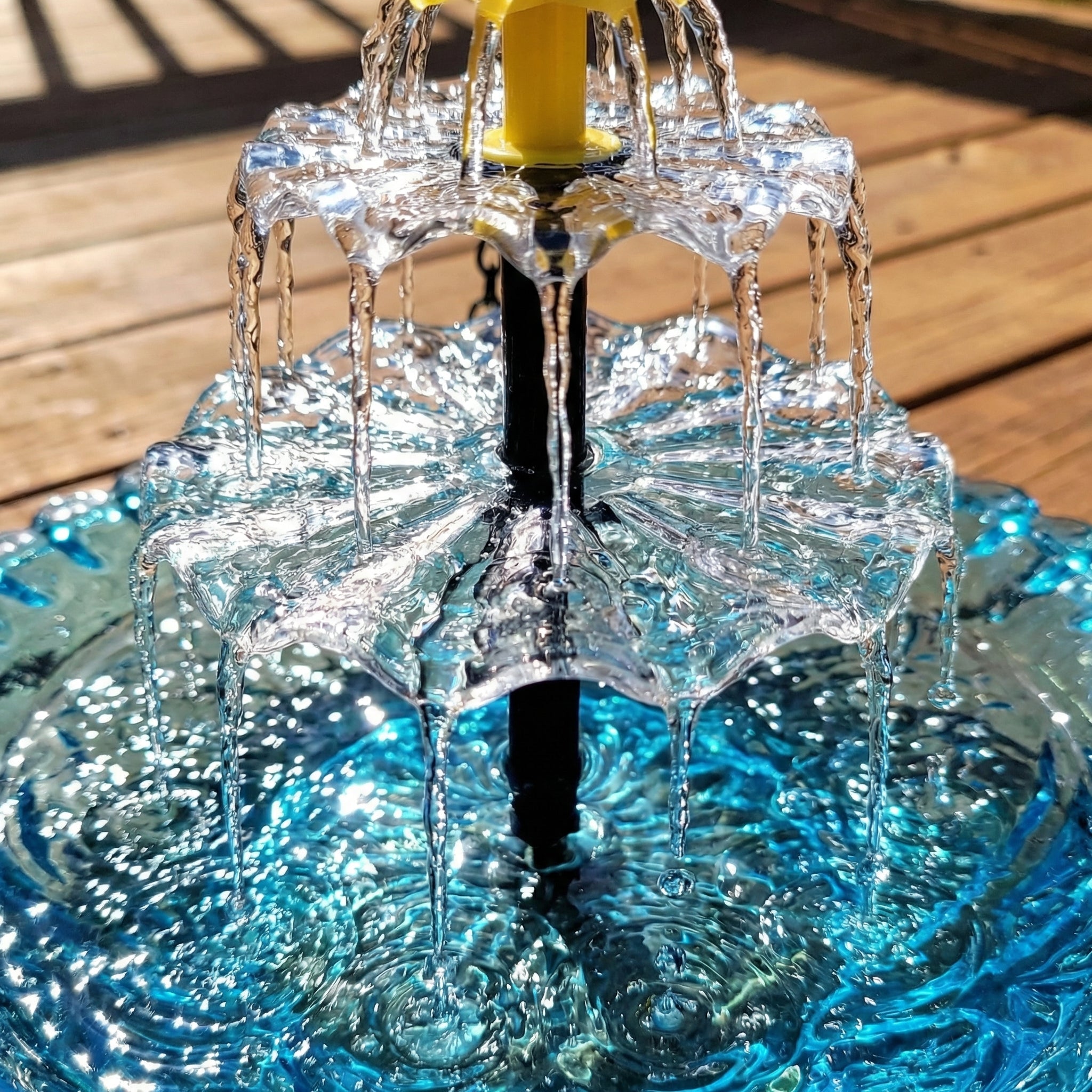 AquaBloom™ | Zonne-energie Hangfontein – Vogelbad met 2-niveaus Waterspel