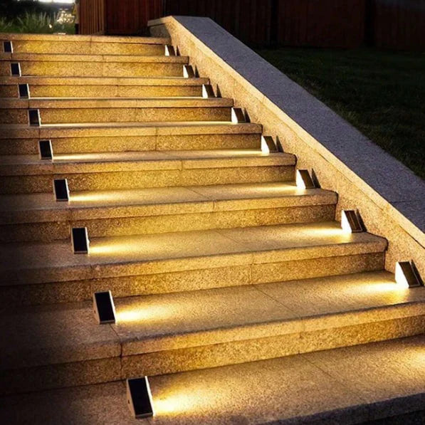 Set van zonne-LED-lampen voor het verlichten van trappen en tuinen