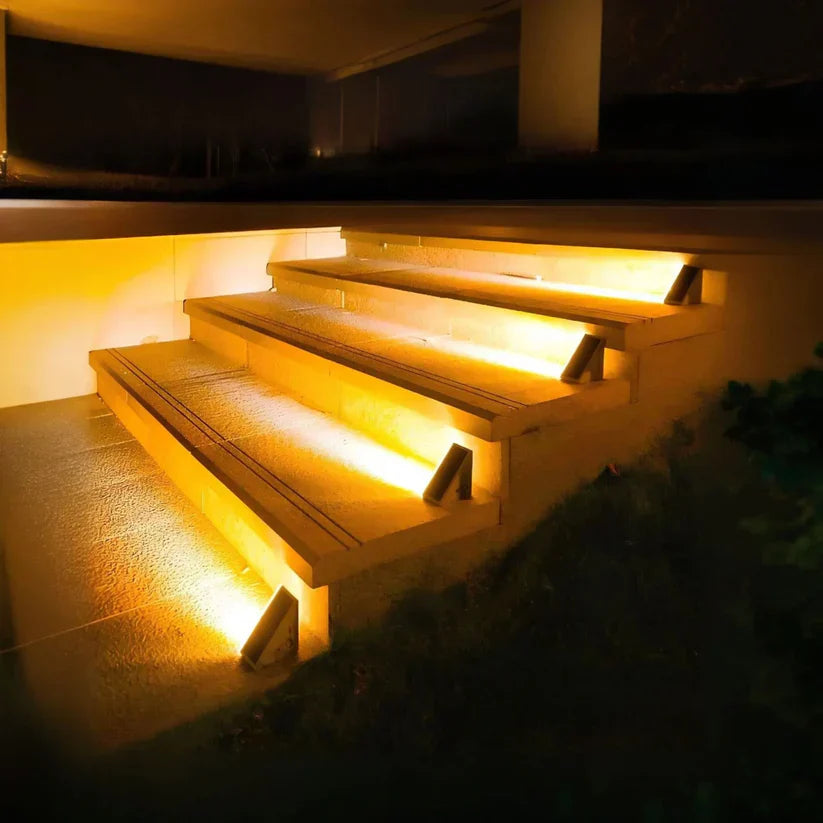 Set van zonne-LED-lampen voor het verlichten van trappen en tuinen