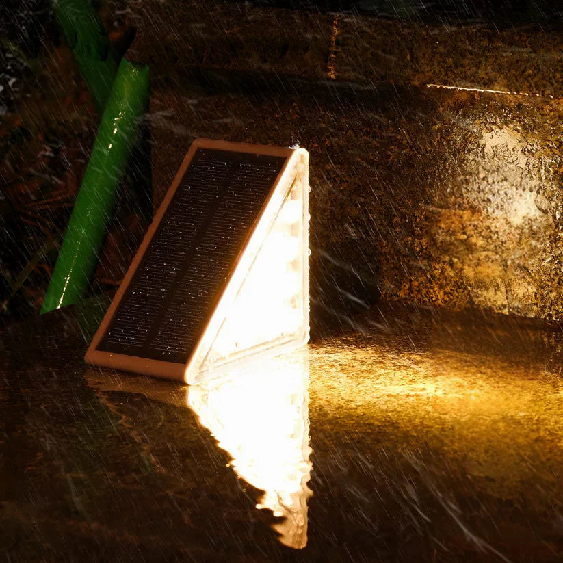 Set van zonne-LED-lampen voor het verlichten van trappen en tuinen