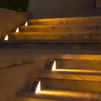Set van zonne-LED-lampen voor het verlichten van trappen en tuinen
