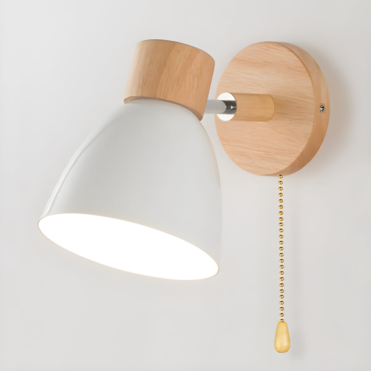 Houten Noorse wandlamp met schakelaar voor de slaapkamer