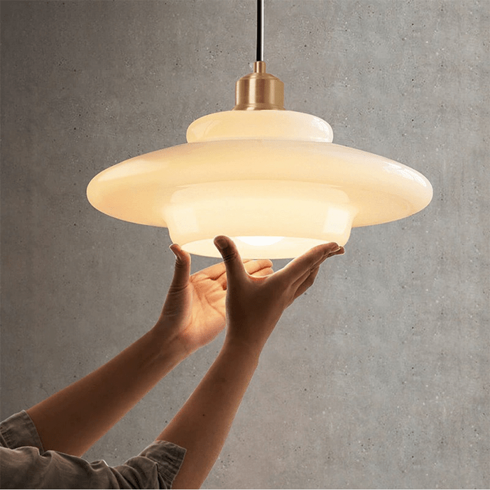 Astria Hanglamp Met Ivoor Glas Voor Interieurs Geïnspireerd Door De Jaren '50