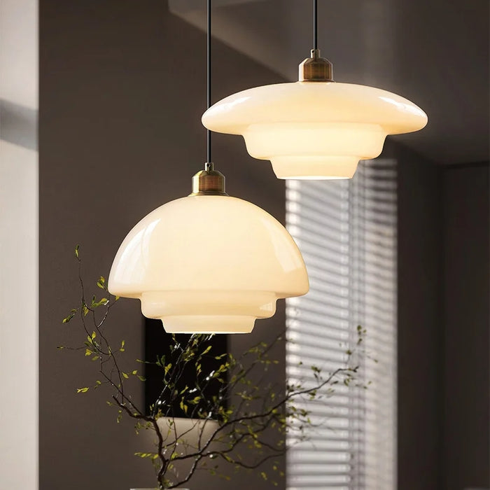 Astria Hanglamp Met Ivoor Glas Voor Interieurs Geïnspireerd Door De Jaren '50
