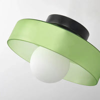 Moderne plafondlamp van glas met een minimalistisch ontwerp