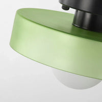 Moderne plafondlamp van glas met een minimalistisch ontwerp