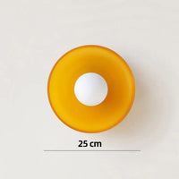 Moderne plafondlamp van glas met een minimalistisch ontwerp