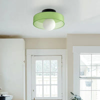Moderne plafondlamp van glas met een minimalistisch ontwerp